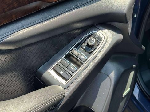 Used 2025 Subaru Ascent Touring AWD/4WD image 19