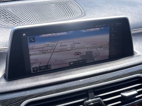 Used 2022 BMW 750Li xDrive AWD/4WD image 20