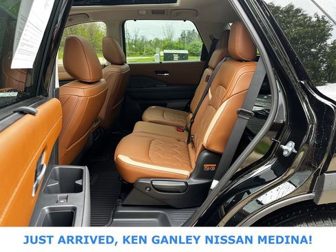 Certified 2026 Nissan Pathfinder Platinum w/ Cargo Package AWD/4WD image 16