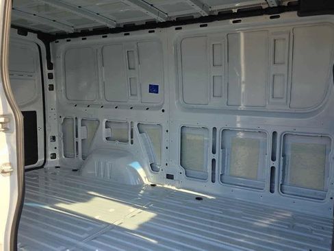 Used 2025 Mercedes-Benz Sprinter 2500 image 13