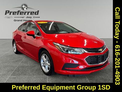 Used 2018 Chevrolet Cruze LT image 1
