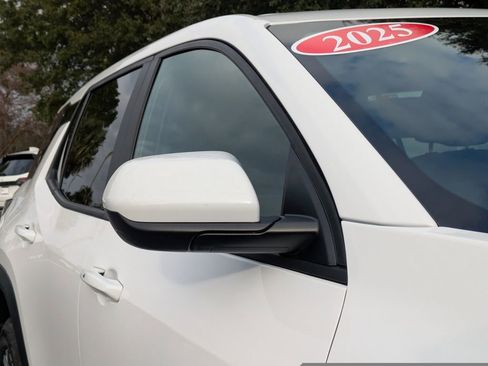 Used 2025 Chevrolet Equinox LT image 11