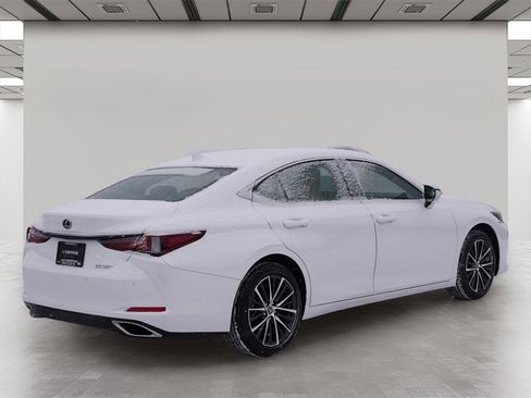 Certified 2025 Lexus ES 350 w/ Premium Package image 5