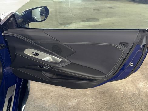 Used 2025 Chevrolet Corvette Z06 image 9