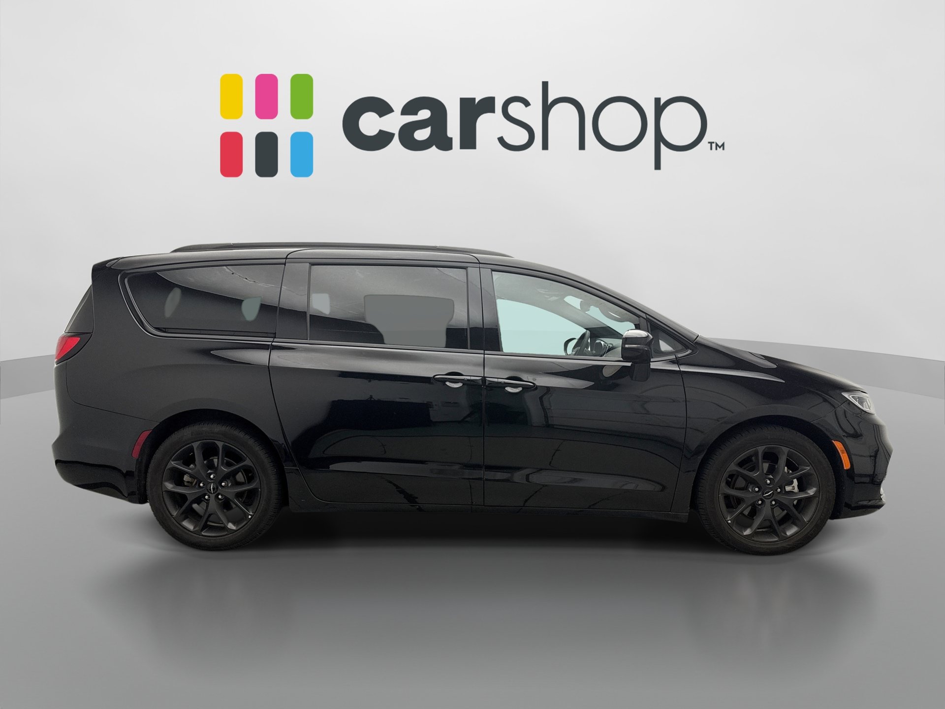 Used 2025 Chrysler Pacifica Limited FWD image 3