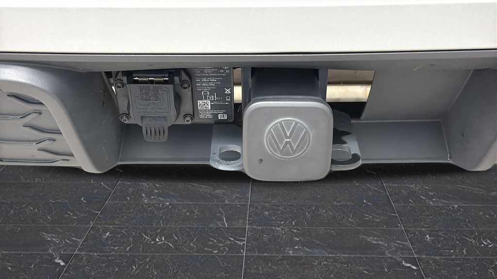 Used 2025 Volkswagen Atlas Peak Edition SE AWD/4WD image 40