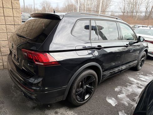 Used 2023 Volkswagen Tiguan SE R-Line image 4