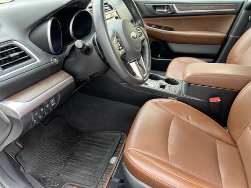 Used 2017 Subaru Outback 2.5i Touring w/ Popular Package #5A AWD/4WD image 14