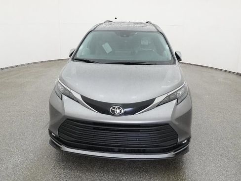 New 2026 Toyota Sienna XLE image 15