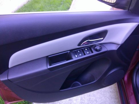 Used 2012 Chevrolet Cruze LS w/ Connectivity Package FWD image 35