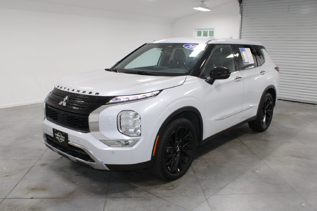 Used 2023 Mitsubishi Outlander SE Black Edition AWD/4WD image 4