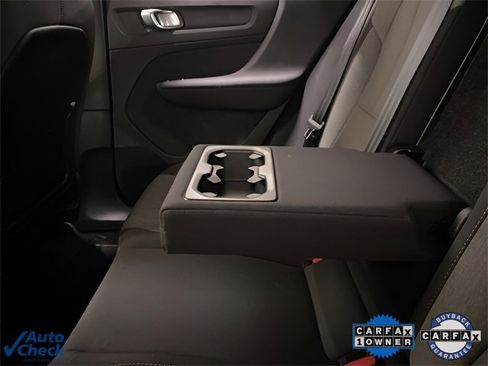 Used 2025 Volvo XC40 B5 Core image 61