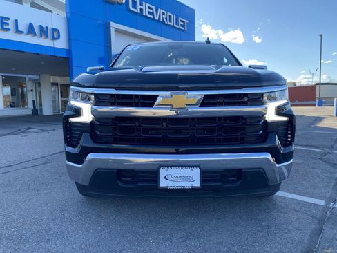 Used 2023 Chevrolet Silverado 1500 LT AWD/4WD image 2