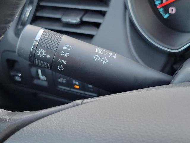 Used 2015 Chevrolet Impala LT w/ Convenience Package FWD image 19
