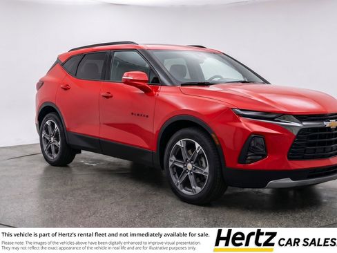 Used 2025 Chevrolet Blazer LT FWD image 1