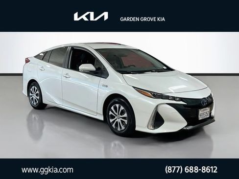 Used 2022 Toyota Prius Prime XLE FWD image 1