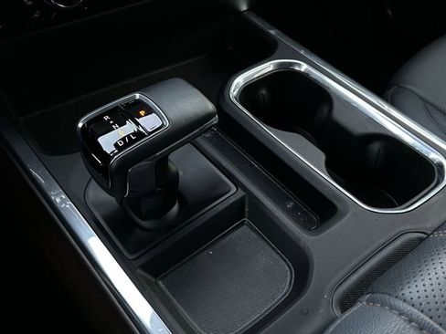 Used 2025 Chevrolet Silverado 1500 High Country AWD/4WD image 22