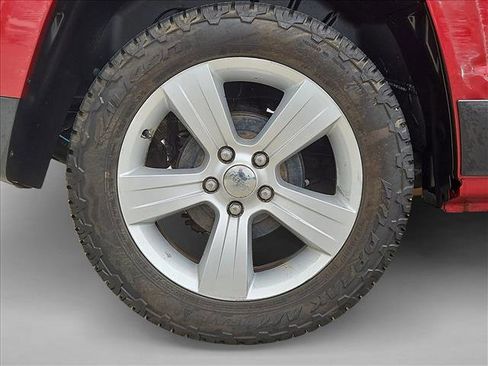 Used 2014 Jeep Patriot Latitude w/ Sun/Sound Group FWD image 22