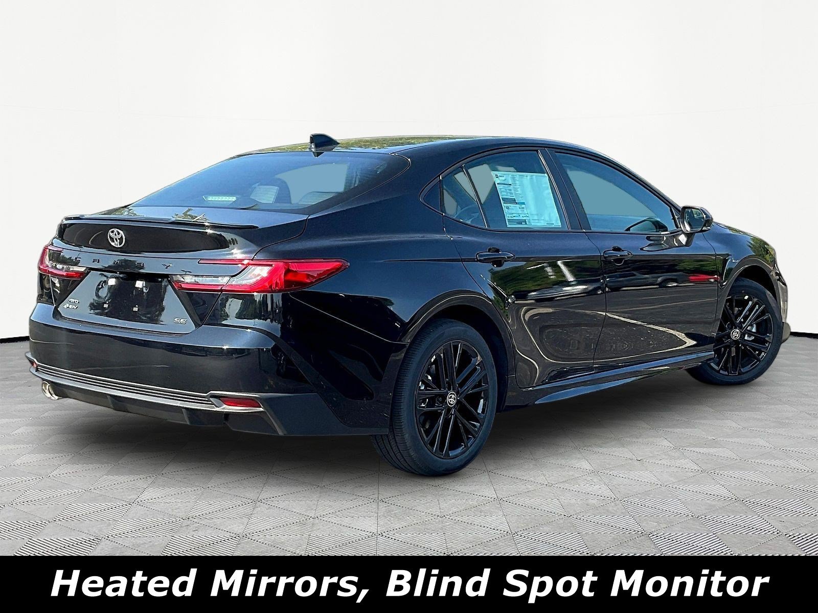 Used 2026 Toyota Camry SE AWD/4WD image 6