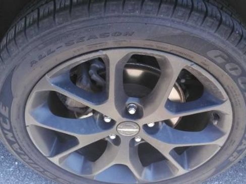 Used 2025 Chrysler Pacifica Limited FWD image 13