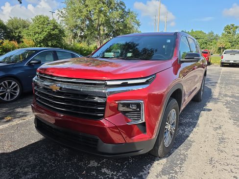 Used 2024 Chevrolet Traverse LT w/ Enhanced Driving Package FWD image 8