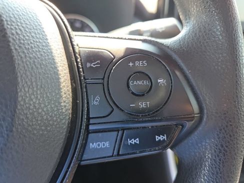 Used 2019 Toyota RAV4 XLE w/ Convenience Package FWD image 21