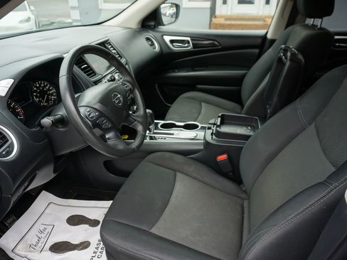 Used 2020 Nissan Pathfinder SV w/ Cargo Package FWD image 23