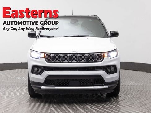 Used 2025 Jeep Compass Limited AWD/4WD image 2