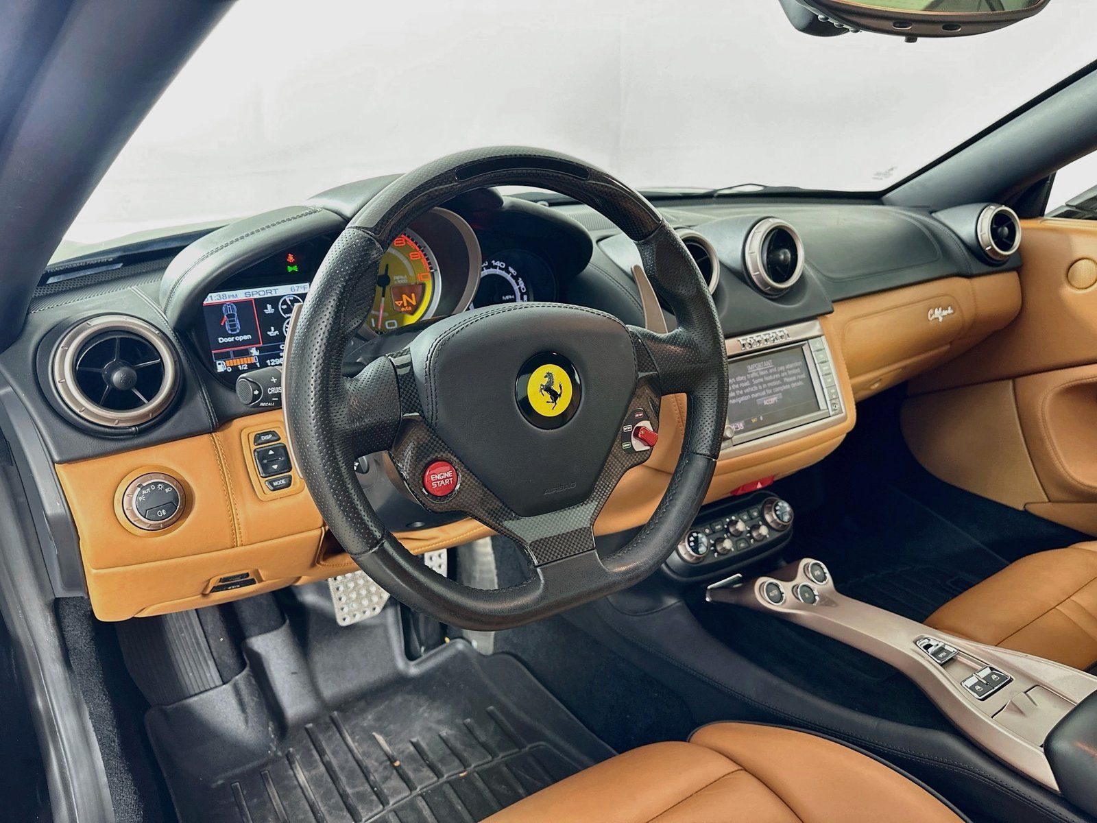 Used 2014 Ferrari California RWD image 34