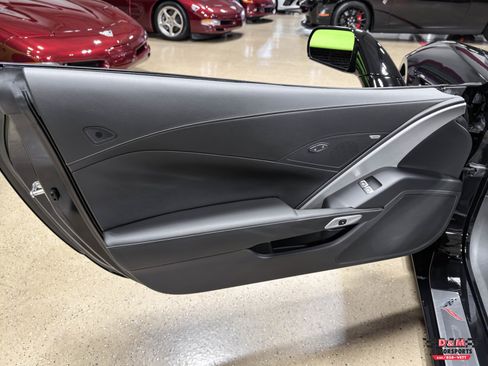 Used 2017 Chevrolet Corvette Stingray Coupe image 25
