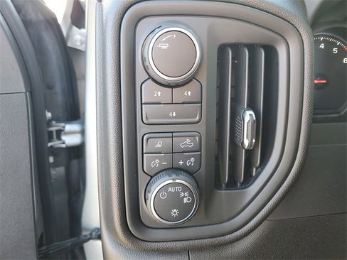 Used 2025 Chevrolet Silverado 2500 Custom w/ Custom Value Package image 19