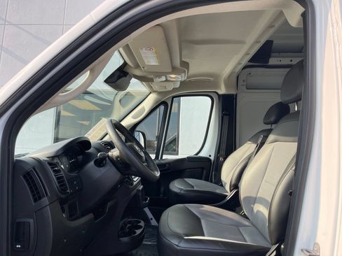 Used 2023 RAM ProMaster 2500 w/ Convenience Group FWD image 10