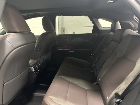 Certified 2026 Lexus RX 450h AWD w/ Convenience Package image 32