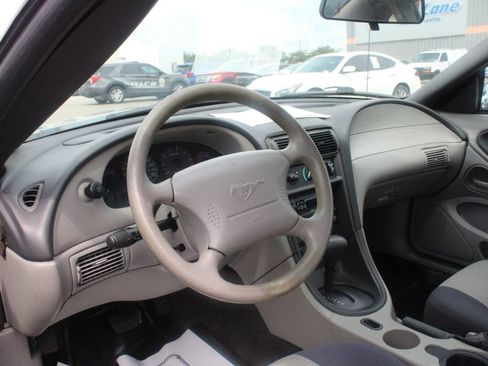 Used 2003 Ford Mustang Coupe RWD image 2