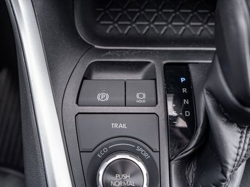 Used 2020 Toyota RAV4 XLE w/ Convenience Package AWD/4WD image 27