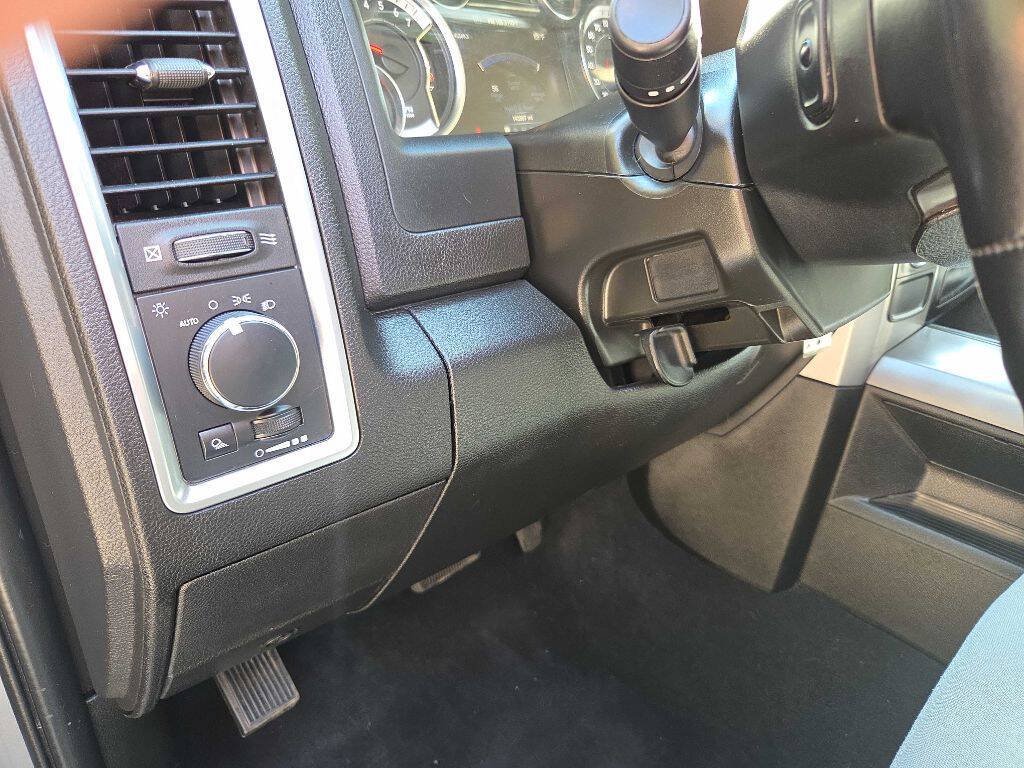 Used 2022 RAM 1500 Classic SLT w/ Electronics Group RWD image 33
