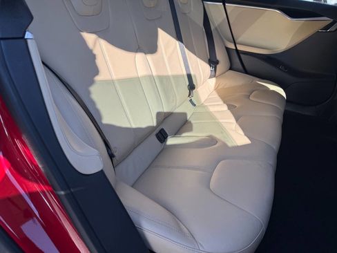 Used 2013 Tesla Model S Long Range image 27