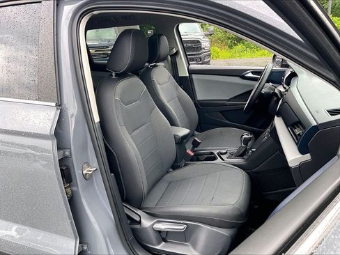 Used 2023 Volkswagen Taos SE w/ Panoramic Sunroof Package AWD/4WD image 10