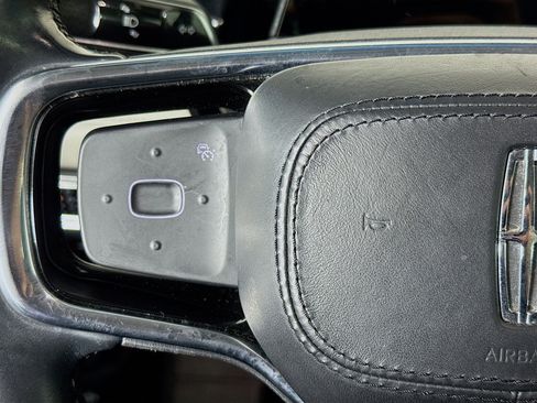 Used 2024 Lincoln Nautilus Premier image 13