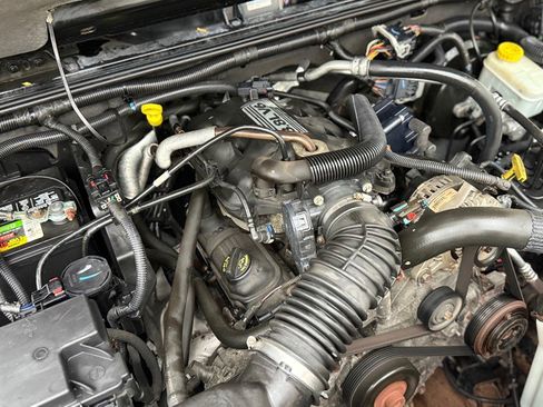 Used 2011 Jeep Wrangler Unlimited Rubicon w/ Connectivity Group image 35