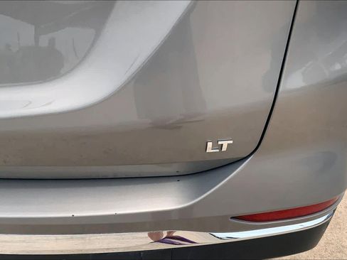 Used 2019 Chevrolet Equinox LT FWD image 10