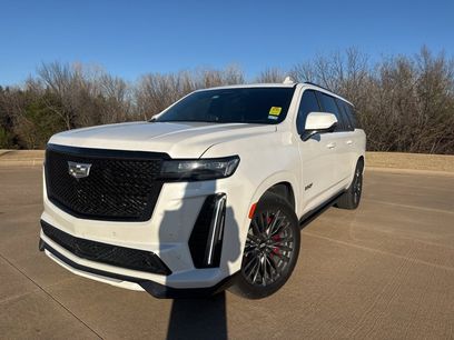 Used 2023 Cadillac Escalade ESV V