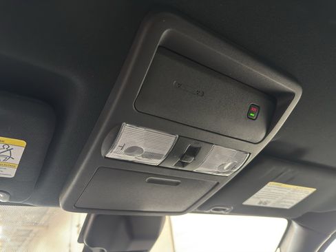 Used 2022 Nissan Frontier PRO-4X w/ Technology Package image 34