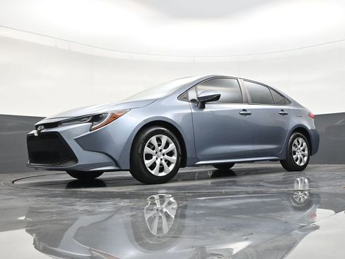 Used 2020 Toyota Corolla LE FWD image 21