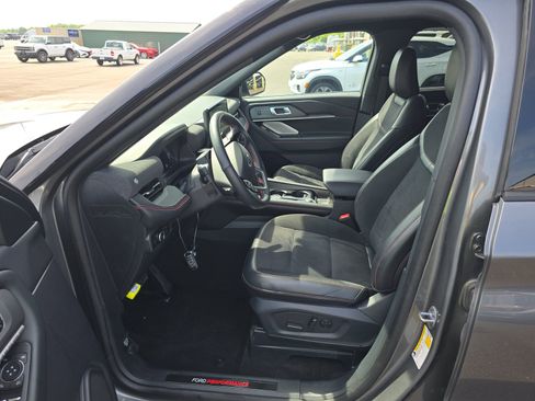 Used 2025 Ford Explorer ST AWD/4WD image 16