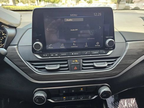 Used 2023 Nissan Altima 2.5 SV FWD image 17