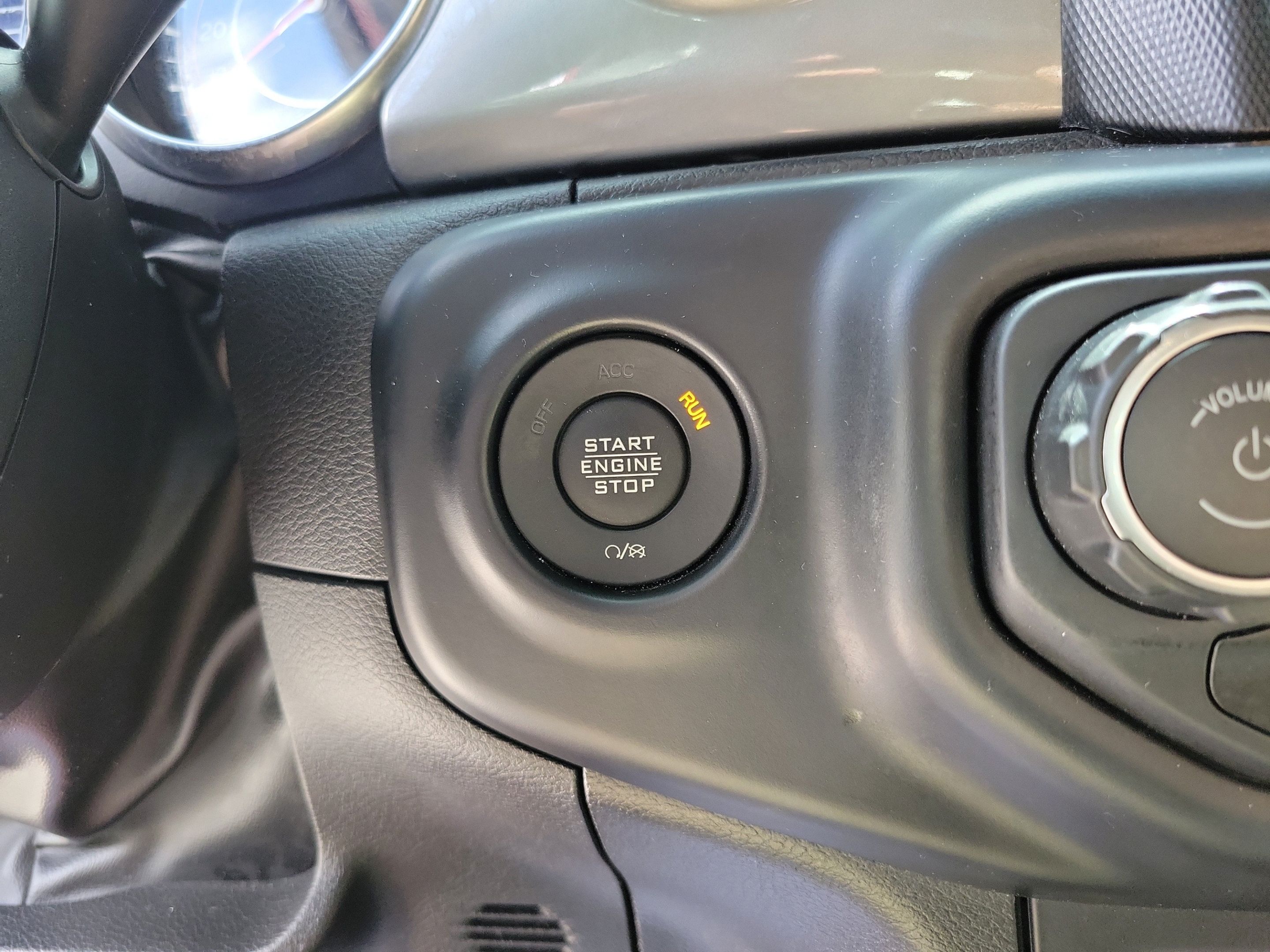 Used 2022 Jeep Wrangler Unlimited Sahara w/ Cold Weather Group AWD/4WD image 27