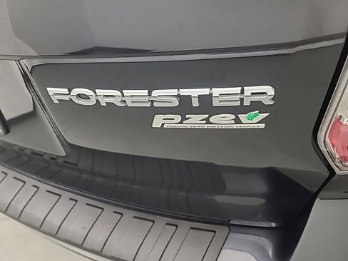Used 2016 Subaru Forester 2.5i Limited image 12