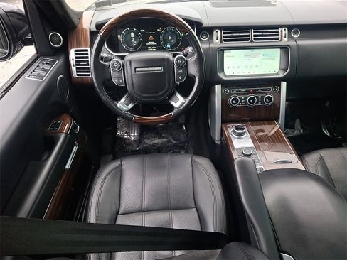 Used 2017 Land Rover Range Rover HSE image 12