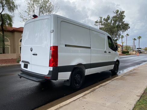 Used 2025 Mercedes-Benz Sprinter 2500 image 7